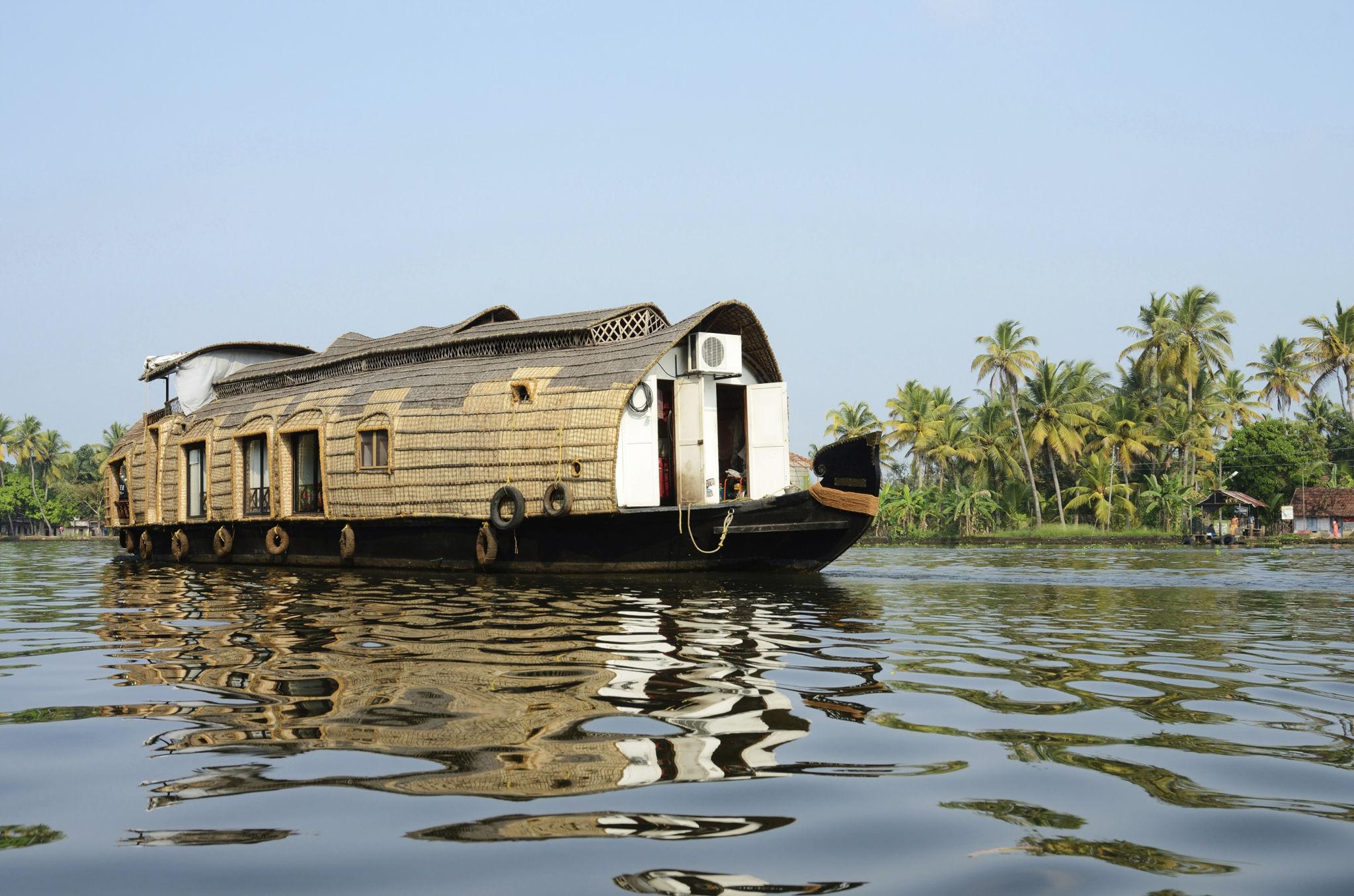 Kerala Backwaters – Where Nature Flows in Perfect Harmony